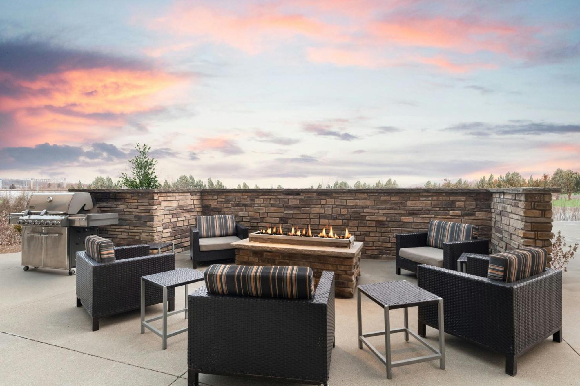 Towneplace Suites By Marriott Ames Exterior foto